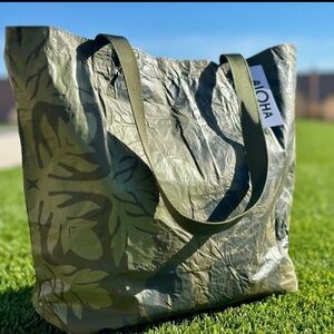 ALOHA Collection Green Leaf Tote
